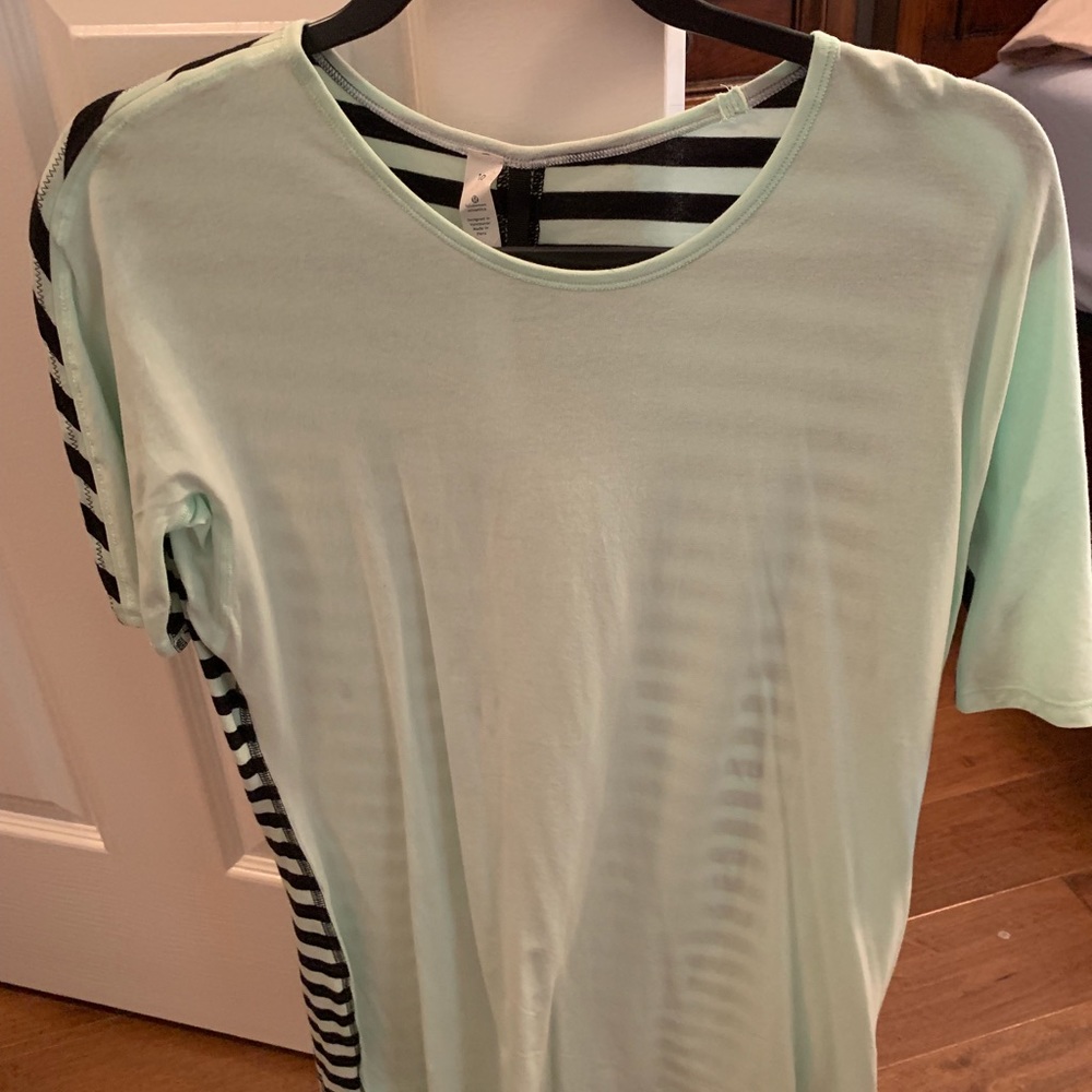 NWT lululemon short sleeve tee